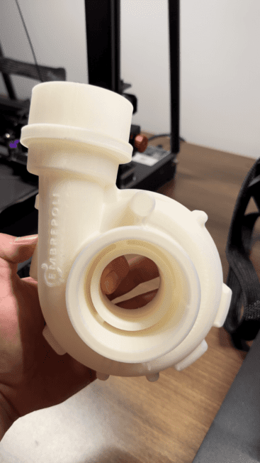 Somos a Reboot 3D, uma empresa localizada em Curitiba que realiza serviço em impressão 3D